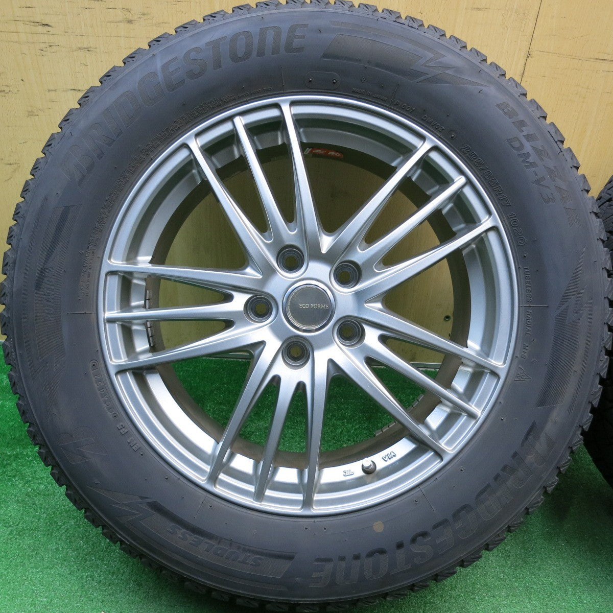 バリ溝！21年！キレイ！9分★スタッドレス 225/65R17 ブリヂストン ブリザック DM-V3 ECO FORME エコフォルム 17インチ PCD114.3/5H★5120405HAス