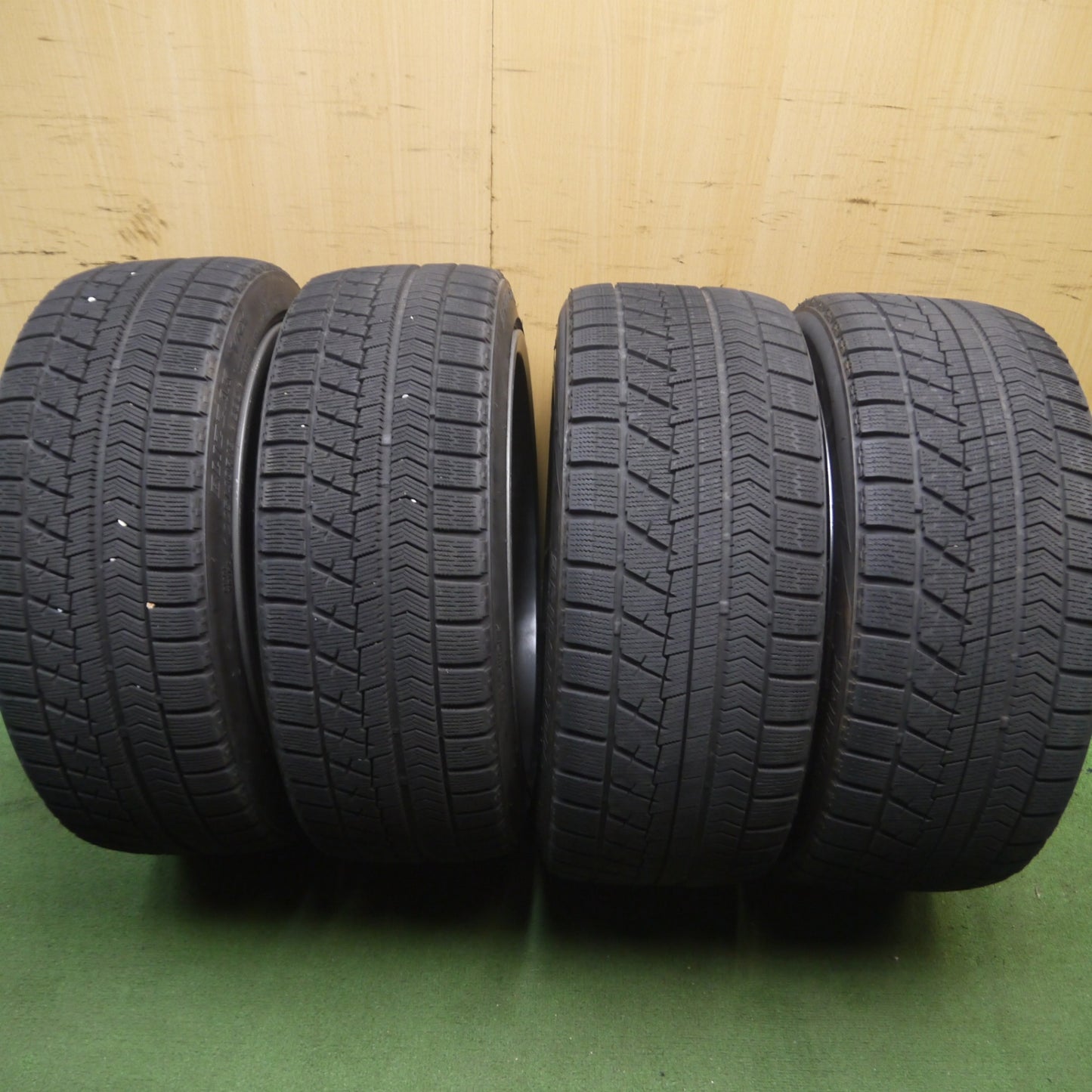 *送料無料* センサー付！バリ溝！8.5分★レクサス IS300h Fスポーツ 純正 225/40R18 255/35R18 スタッドレス ブリヂストン VRX PCD114.3/5H★4032505Hス