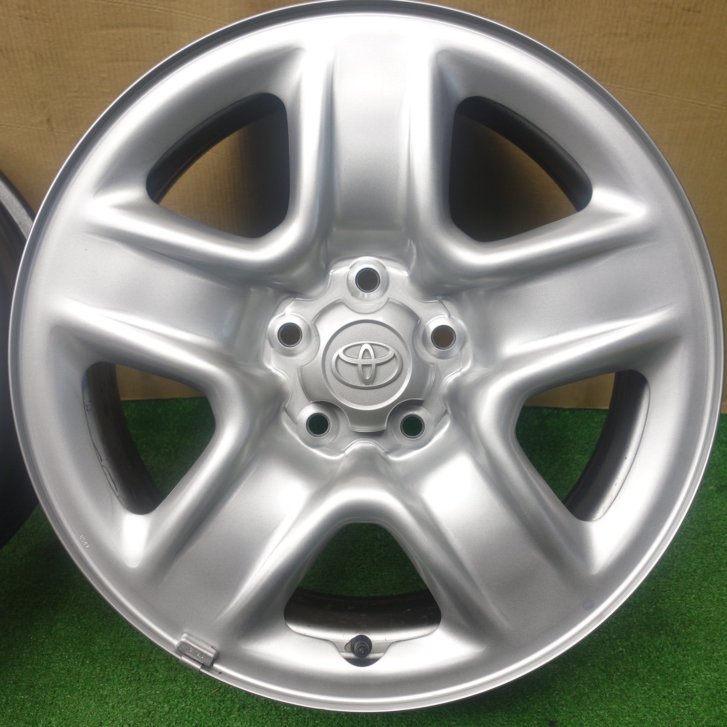 新車外し★トヨタ RAV4 純正 スチール ホイール 17インチ 17×6.5J PCD114.3/5H★6011601KTホ