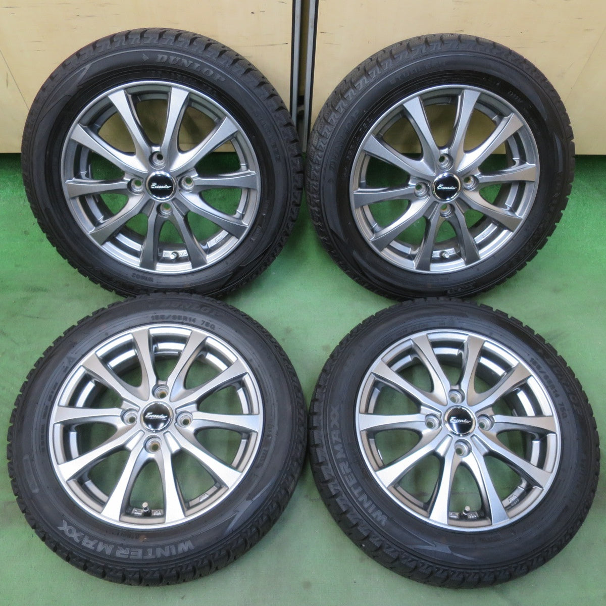 バリ溝！23年！キレイ！ほぼ10分★スタッドレス 155/65R14 ダンロップ ウインターマックス WM02 Exceeder エクシーダー 14インチ PCD100/4H★6031103イス