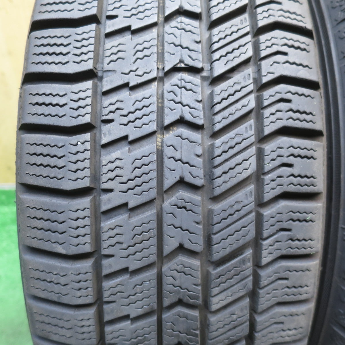 キレイ！22年◎スタッドレス 185/60R15 グッドイヤー アイスナビ8 VIOLENTO ヴィオレント 15インチ PCD100/4H◎6101203NJス