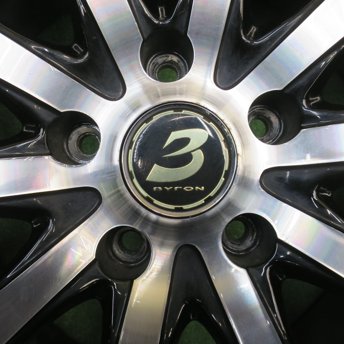 バリ溝！9.5分★LOXARNY EX BYRON STINGER 215/55R17 スタッドレス グッドイヤー アイスナビ7 ロクサーニ バイロン スティンガー 17インチ PCD114.3/5H★5121901NJス