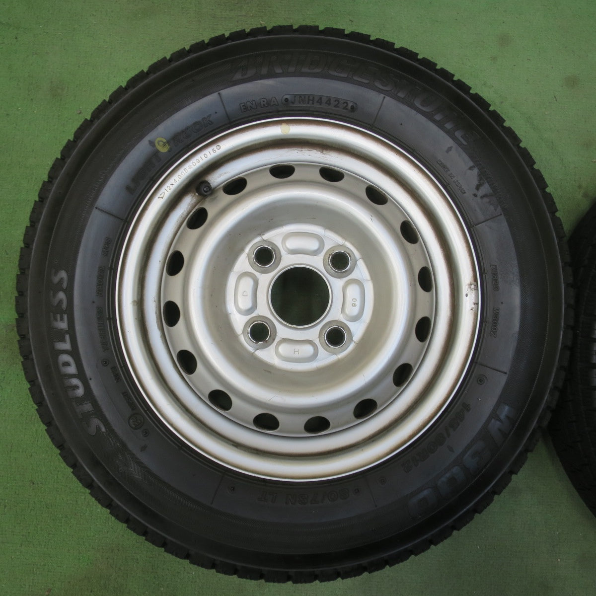 4本価格！22年★ダイハツ アトレー ハイゼット 等 純正 スチール 145/80R12 80/78N スタッドレス ブリヂストン W300 12インチ PCD100/4H★6031902イス