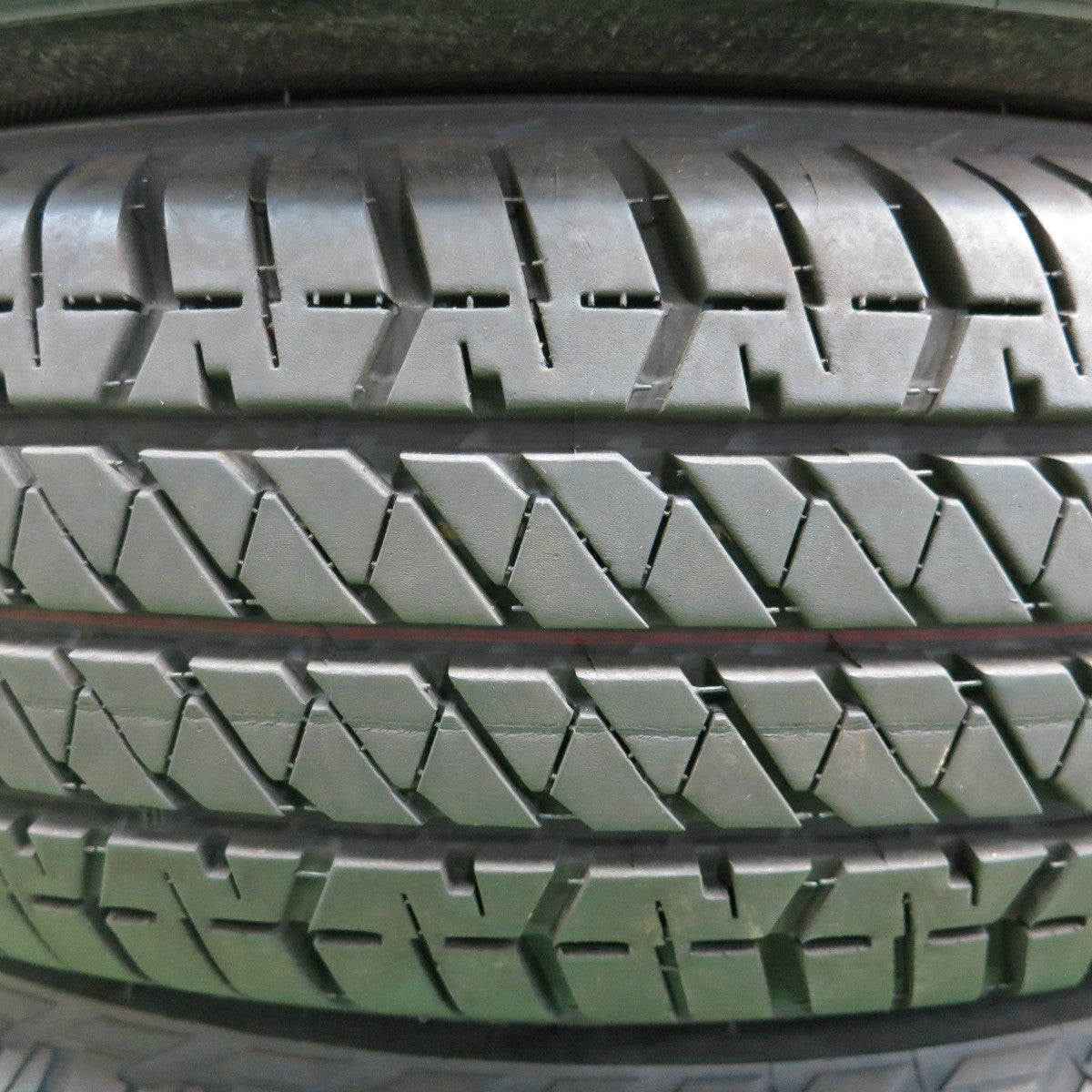 *送料無料* バリ溝！ほぼ新車外し★175/80R16 ブリヂストン デューラー H/T 684Ⅱ タイヤ 16インチ ジムニー 等★3042903ヒノタ