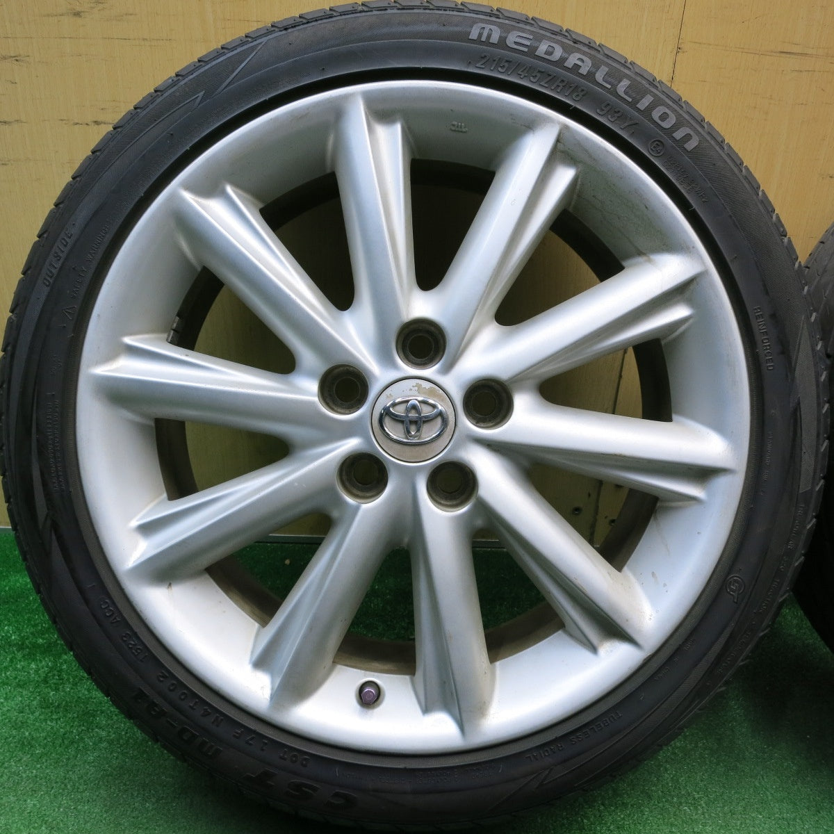 バリ溝！23年！9.5分★トヨタ SAI サイ 純正 215/45R18 メダリオン CST MD-A1 18インチ PCD114.3/5H★5121804HAノ