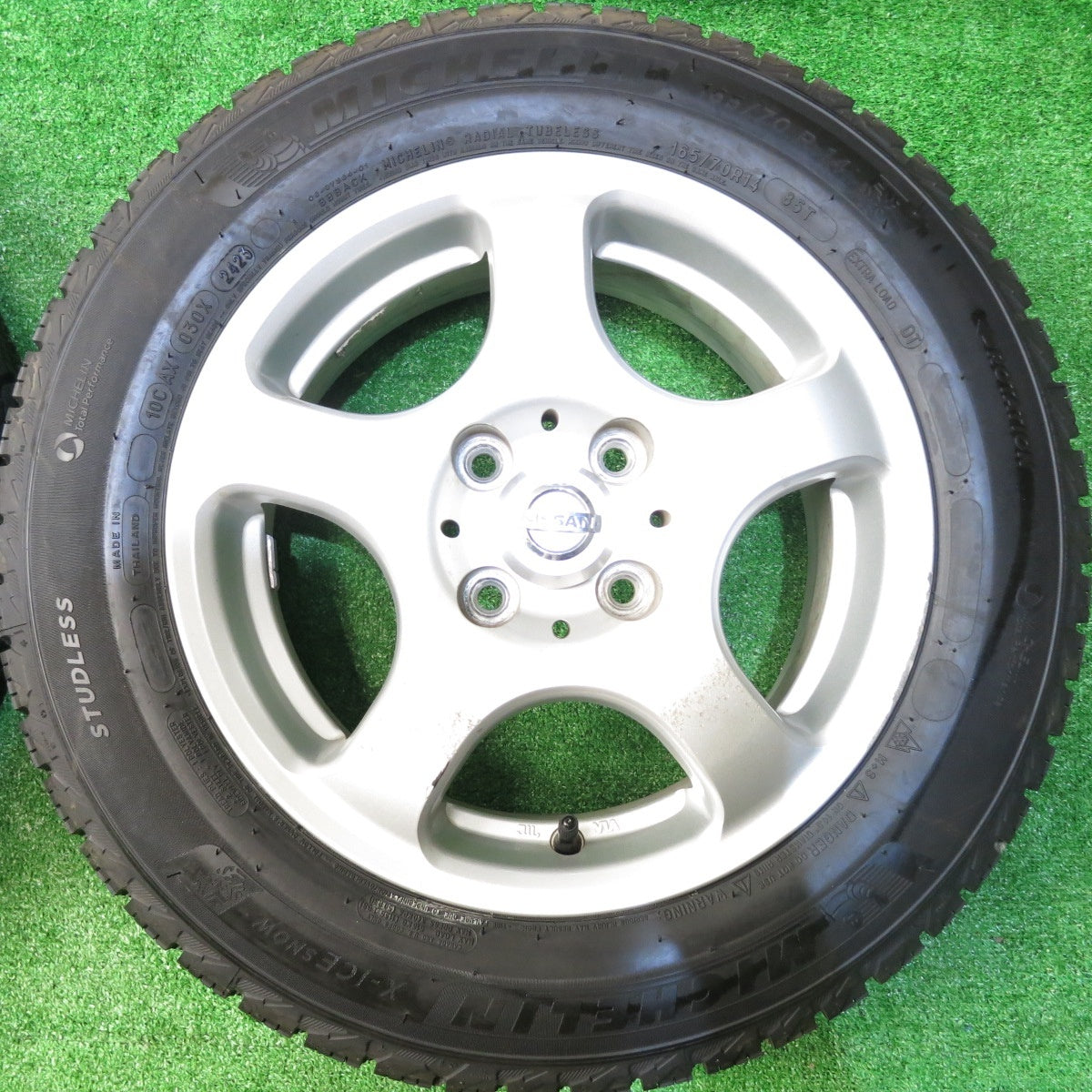 ほぼ未使用！24年 23年★日産 マーチ 等 165/70R14 スタッドレス ミシュラン X-ICE SNOW 社外 アルミ 14インチ PCD100/4H★5113020HAス