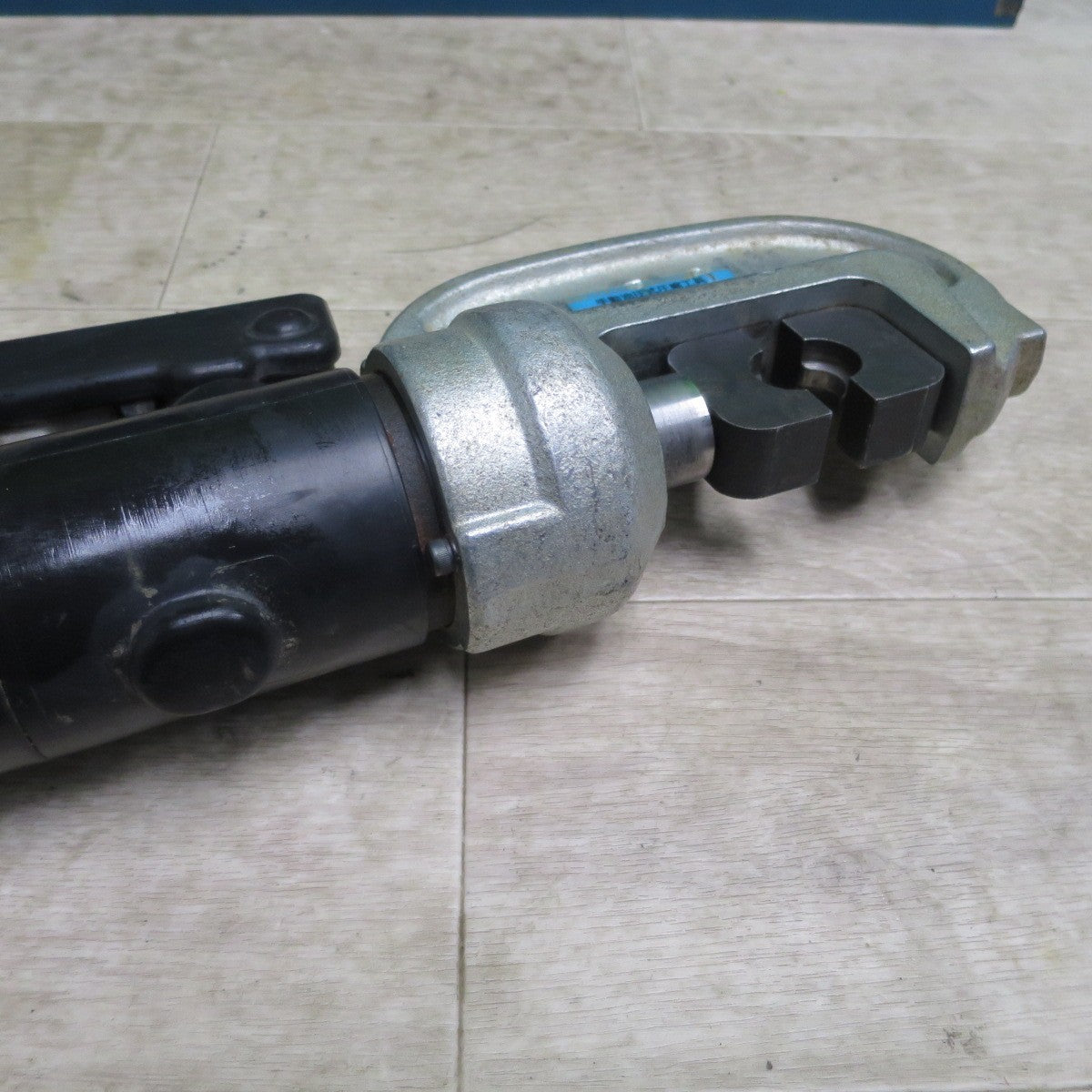 [送料無料] 付属品付き☆泉精器 手動 油圧式 圧着 圧縮 工具 EP-365 ダイス 多数 IZUMI☆