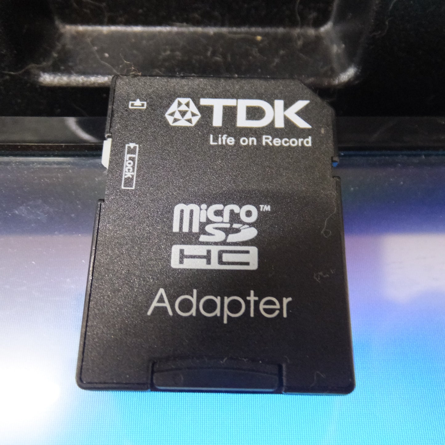 [送料無料] ★ケンウッド KENWOOD AVナビゲーションシステム MDV-D707BTW[42]★