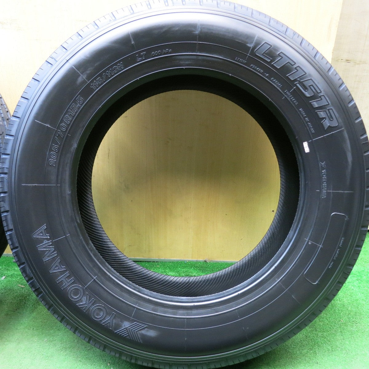 未使用！25年！6本★トラック タイヤ 205/70R17.5 115/113N ヨコハマ LT151R 17.5インチ★5100408HAノタ