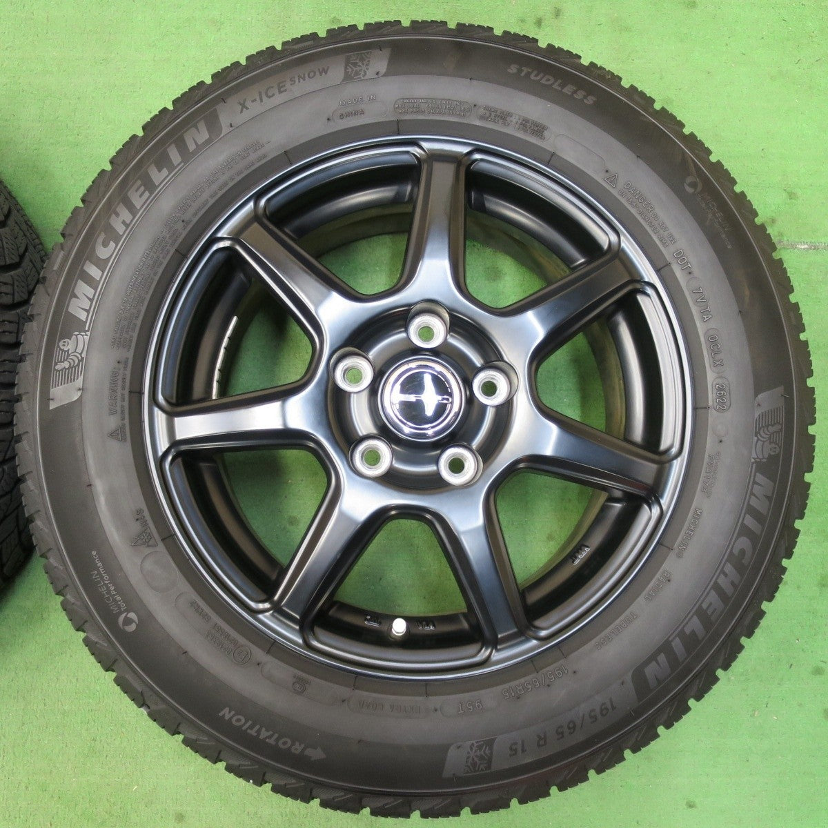 バリ溝！22年！キレイ！9分★スタッドレス 195/65R15 ミシュラン X-ICE SNOW PRD 社外 アルミ 15インチ PCD114.3/5H★5030602イス