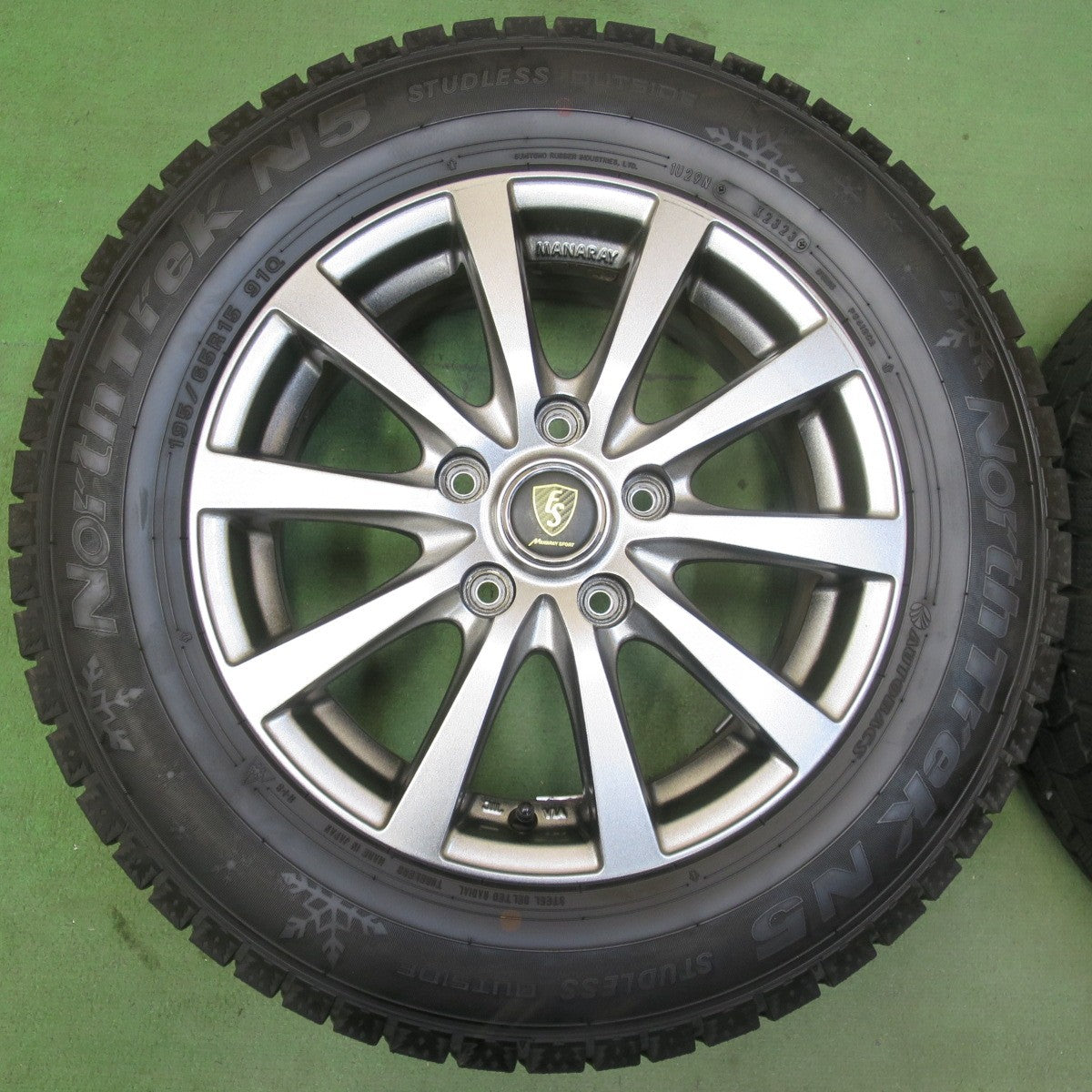 バリ溝！23年！キレイ！9.5分★スタッドレス 195/65R15 オートバックス ノーストレック N5 MANARAY SPORT マナレイ スポーツ 15インチ PCD114.3/5H★5112207イス