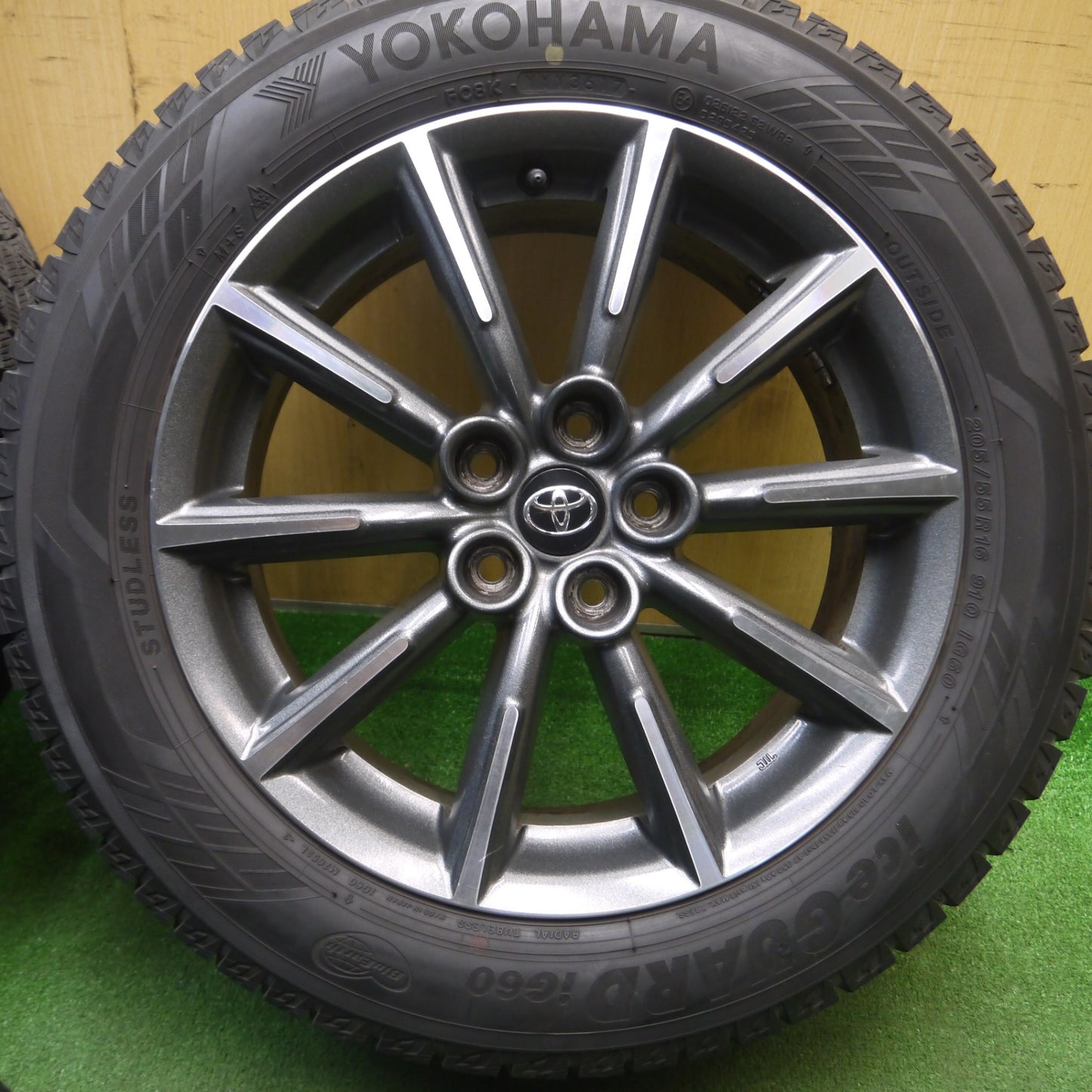 [送料無料] バリ溝！キレイ！8.5分★トヨタ 86 スバル BRZ 純正 205/55R16 スタッドレス ヨコハマ アイスガード iG60 16インチ PCD100/5H★5021413Hス