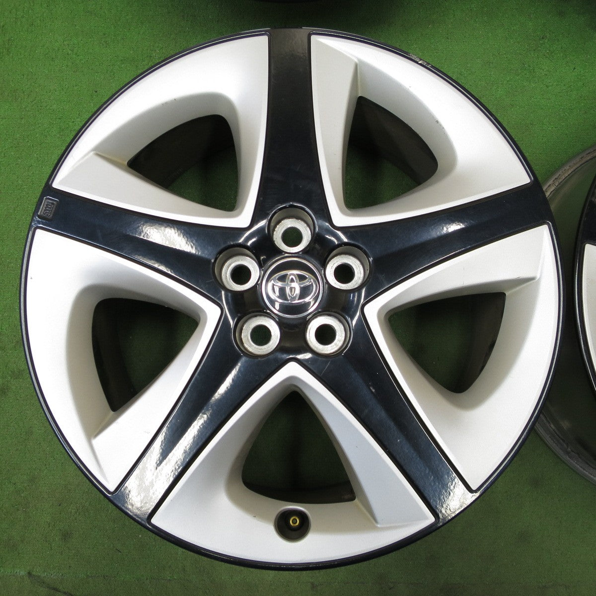4本価格★トヨタ 50系 プリウス ツーリング 純正 ホイール 17インチ 17×7J PCD100/5H★6060802NGホ