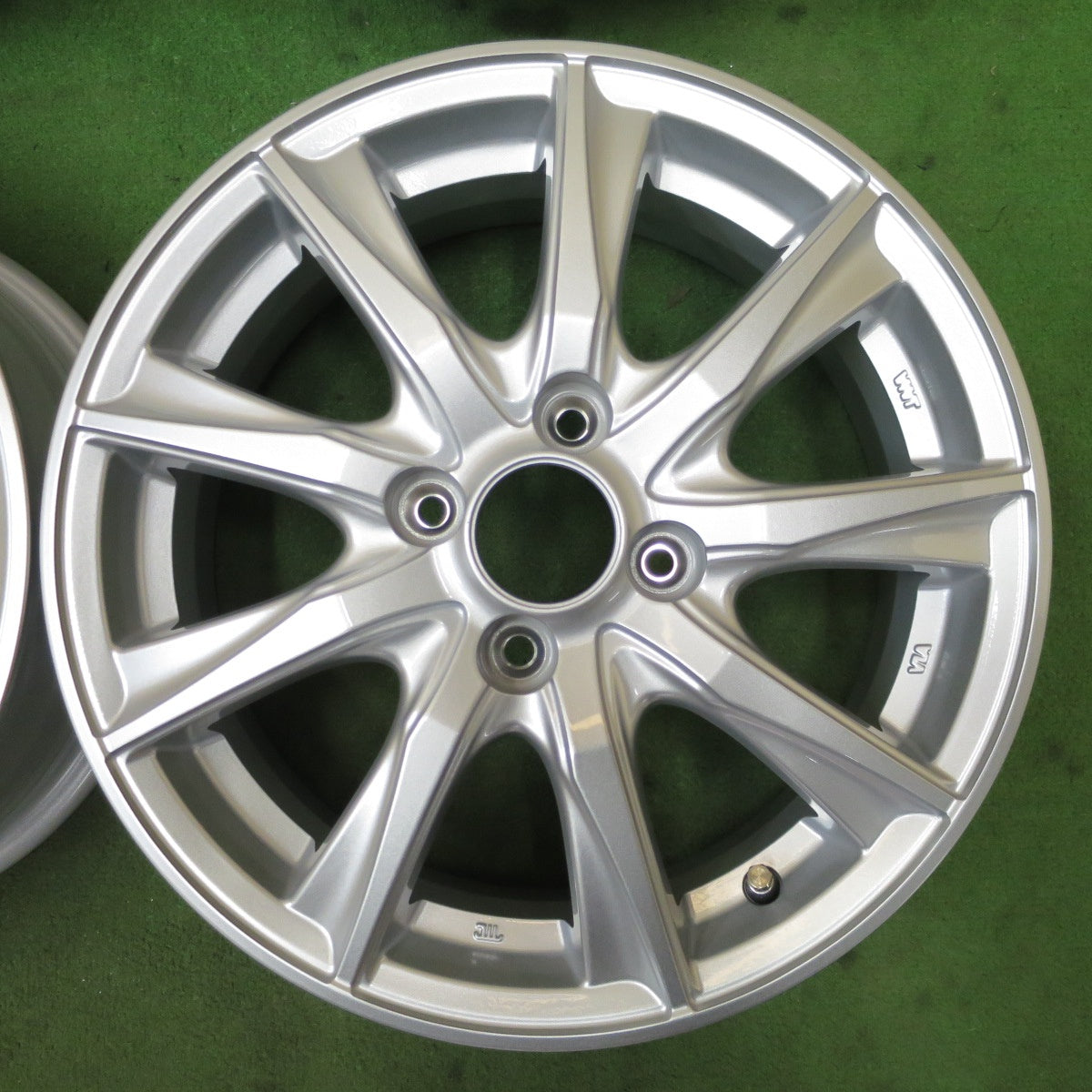 未使用！キャップ付き★DUFACT デュファクト 15インチ 社外 アルミ ホイール 15×5.5J PCD100/4H★6052902NGホ