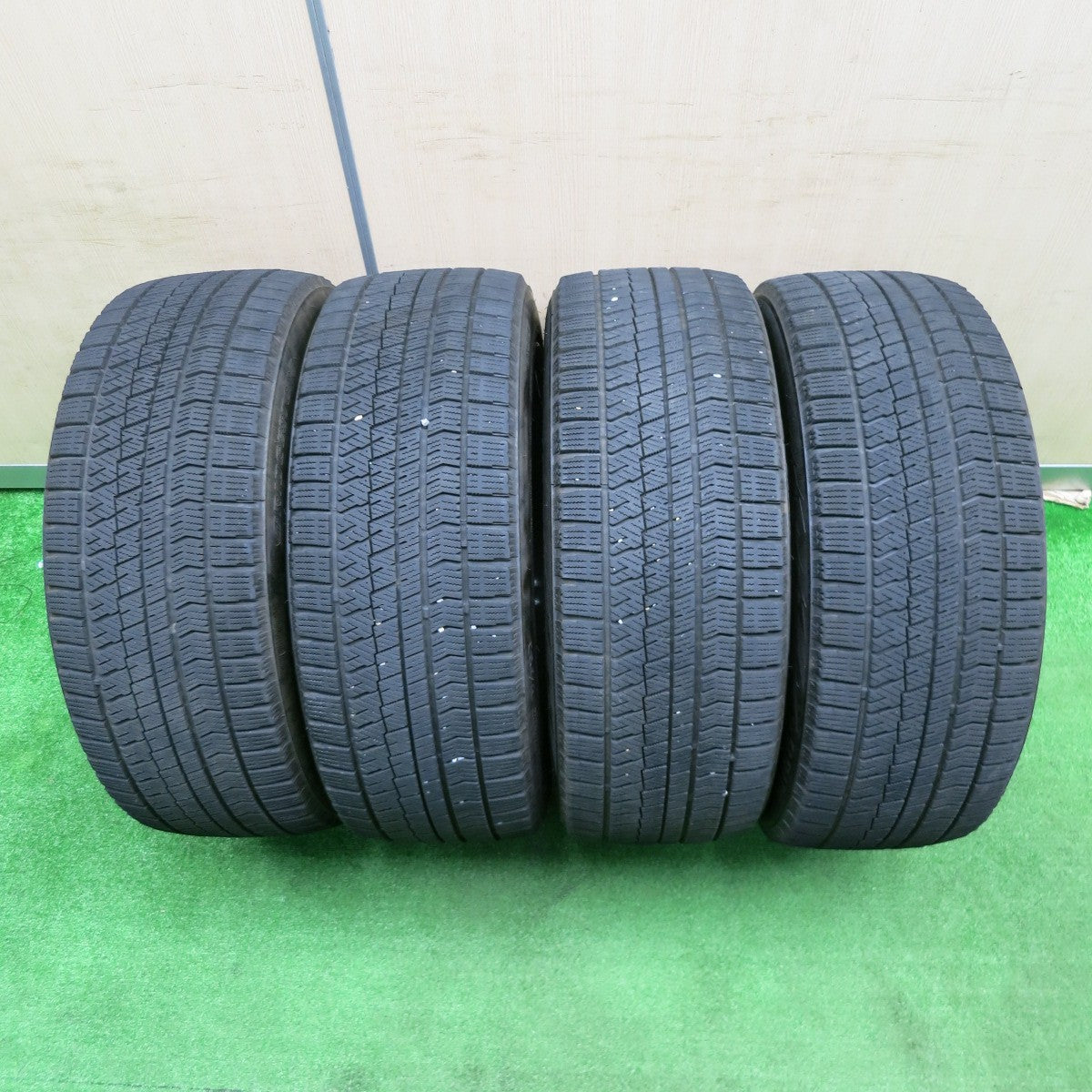 [送料無料] バリ溝！20年！キレイ！8.5分★スタッドレス 235/45R18 ブリヂストン ブリザック VRX2 Lefinada MOTION1 レフィナーダ 18インチ PCD114.3/5H★4111509NJス