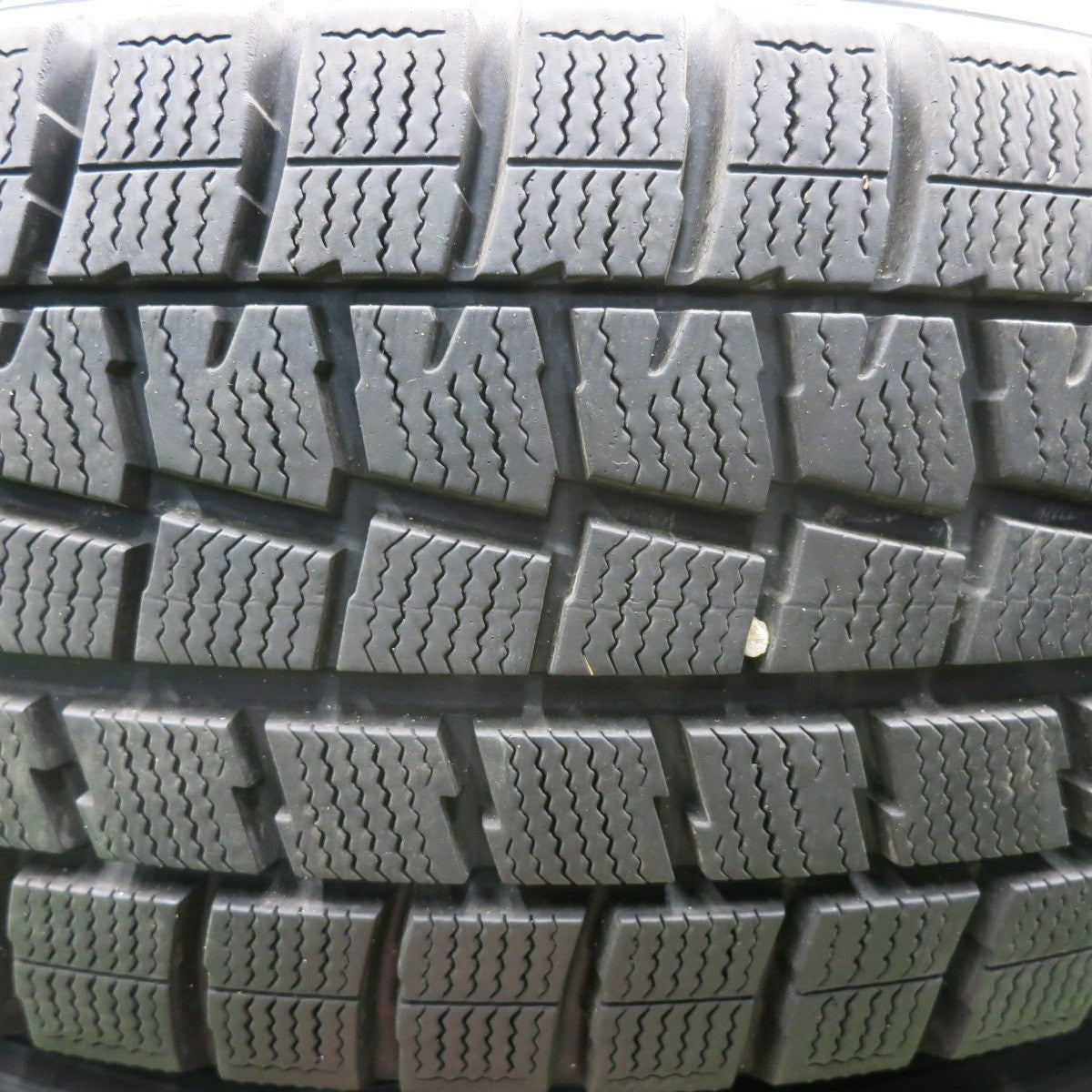 バリ溝！9.5分★スタッドレス 215/60R17 ダンロップ ウインターマックス WM01 VELVA ヴェルヴァ 17インチ PCD114.3/5H★5011203HAス