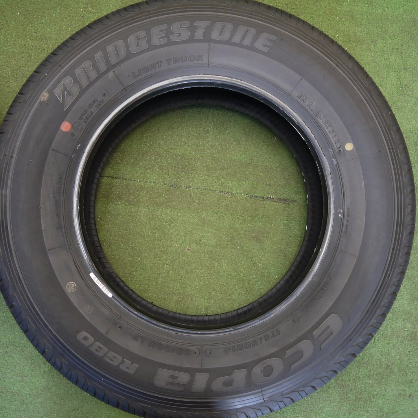新車外し！25年★175/80R14 99/98N ブリヂストン エコピア R680 タイヤ 14インチ タウンエース バネット 等★6042202Hノタ