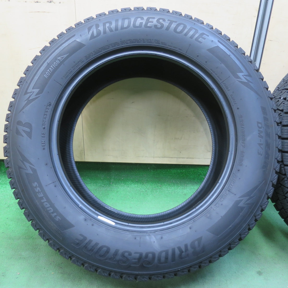 バリ溝！22年！9.5分★スタッドレス 225/65R17 ブリヂストン ブリザック DM-V3 タイヤ 17インチ ハリアー RAV4 ヴァンガード 等★6010708イスタ