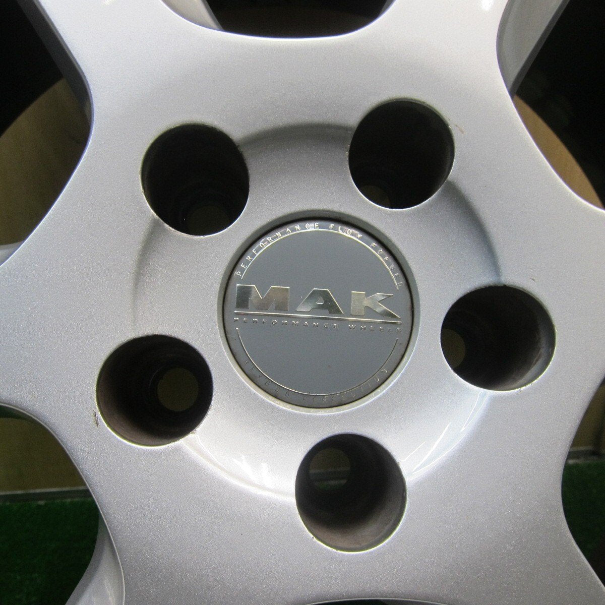 4本★FIAT フィアット等 MAK VINCI 215/55R17 スタッドレス ブリヂストン ブリザック VRX ヴィンチー PCD110/5H★5031403TNス