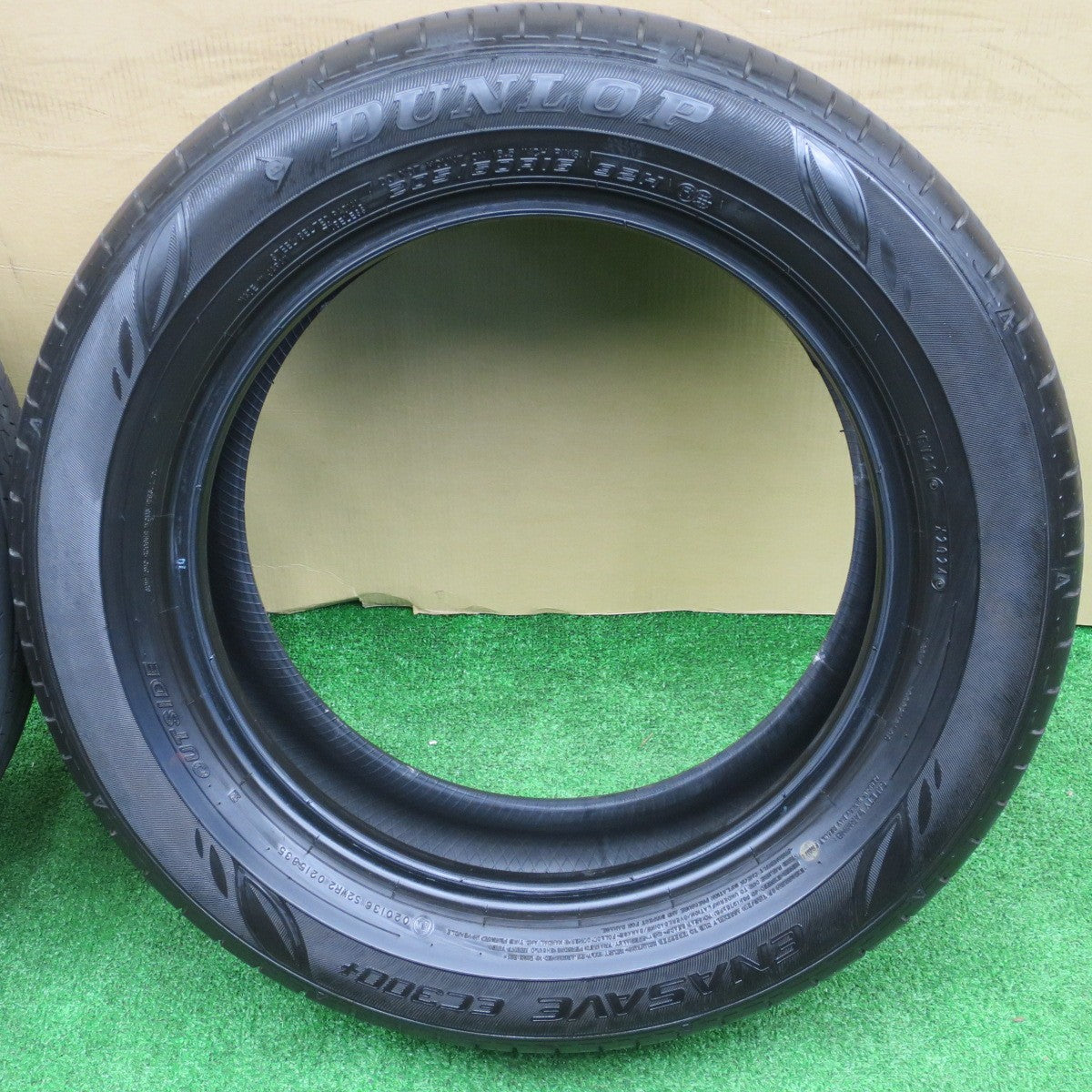 バリ溝！24年！9.5分★205/60R16 ダンロップ エナセーブ EC300+ タイヤ 16インチ ノア ヴォクシー ステップワゴン 等★5121102NKノタ