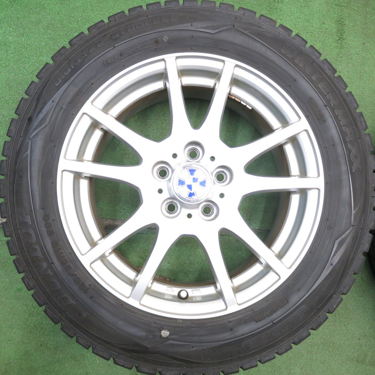 バリ溝！9.5分◎シエンタ 等 185/65R15 スタッドレス ダンロップ ウインターマックス WM01 GMach 15インチ PCD100/5H◎6061304HAス