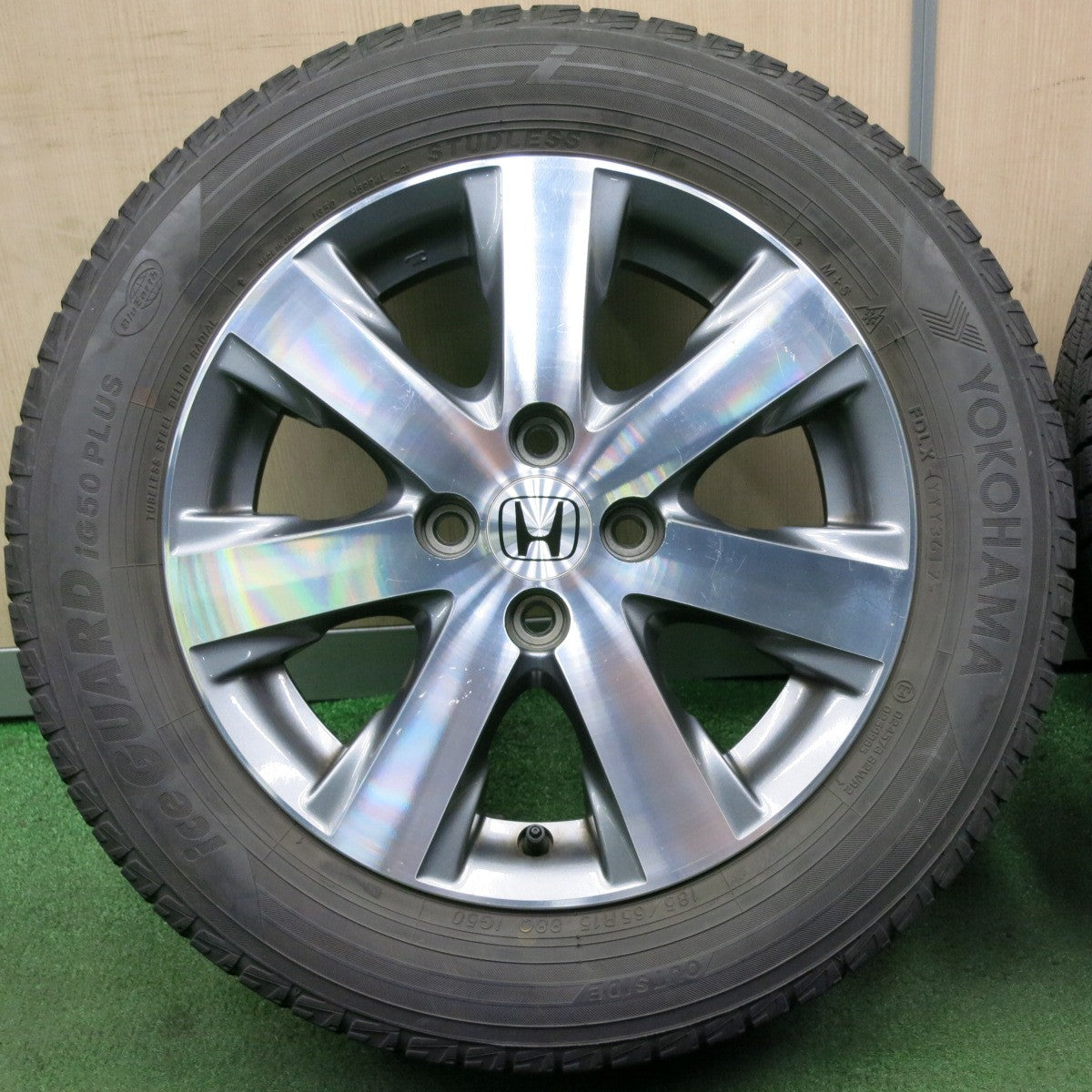 *送料無料* バリ溝！8.5分★ホンダ フリード 純正 185/65R15 スタッドレス ヨコハマ アイスガード iG50 プラス 15インチ PCD100/4H★4051801NJス
