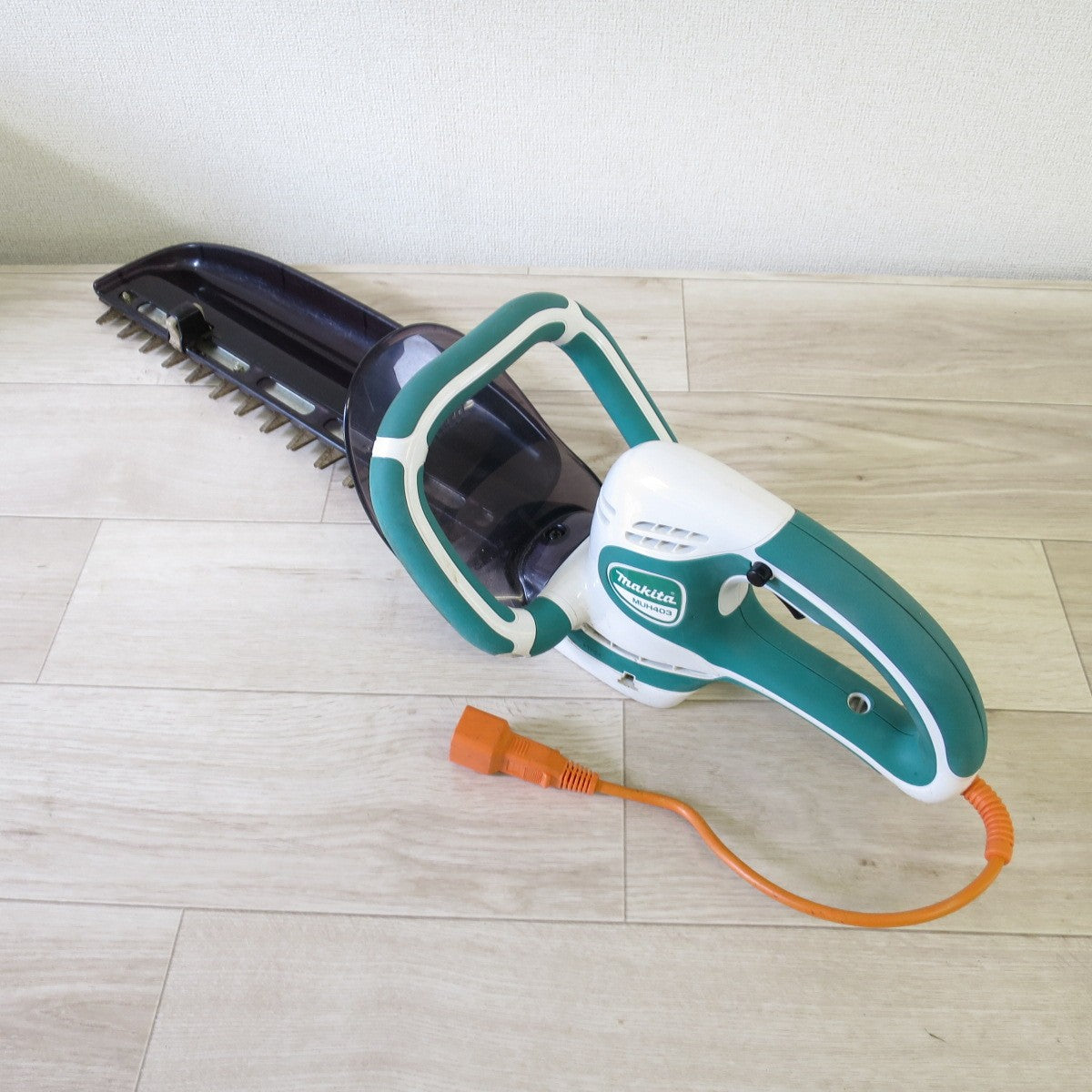 [送料無料] ◇マキタ 400mm 生垣 バリカン MUH403 ヘッジトリマー 剪定 園芸 造園 庭 仕事 等 makita◇