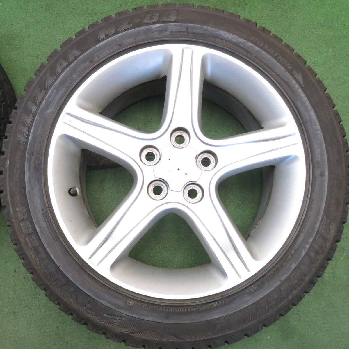 バリ溝！9分◎トヨタ アルテッツァ 純正 225/55R17 スタッドレス ブリヂストン ブリザック MZ-03 17インチ PCD114.3/5H◎6072606HAス