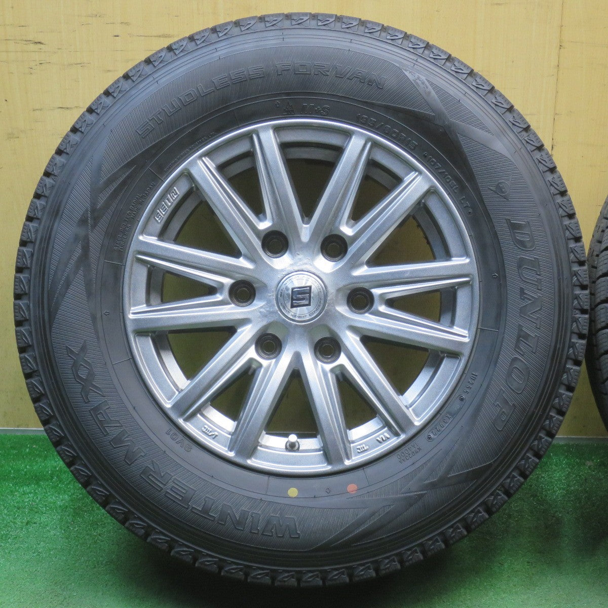 バリ溝！22年！9.5分◎スタッドレス 195/80R15 107/105L ダンロップ ウインターマックス SV01 SEIN SS ザイン 15インチ PCD139.7/6H◎6062303NJス