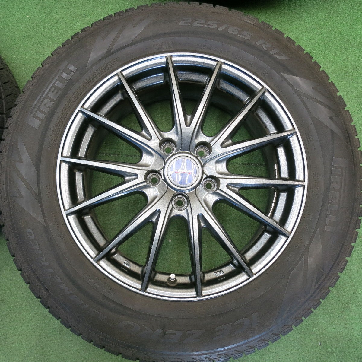 バリ溝！22年！キレイ！9分★スタッドレス 225/65R17 ピレリ アイスゼロ アシンメトリコ VELVA SPORTZ ヴェルヴァ 17インチ PCD114.3/5H★6052403HAス