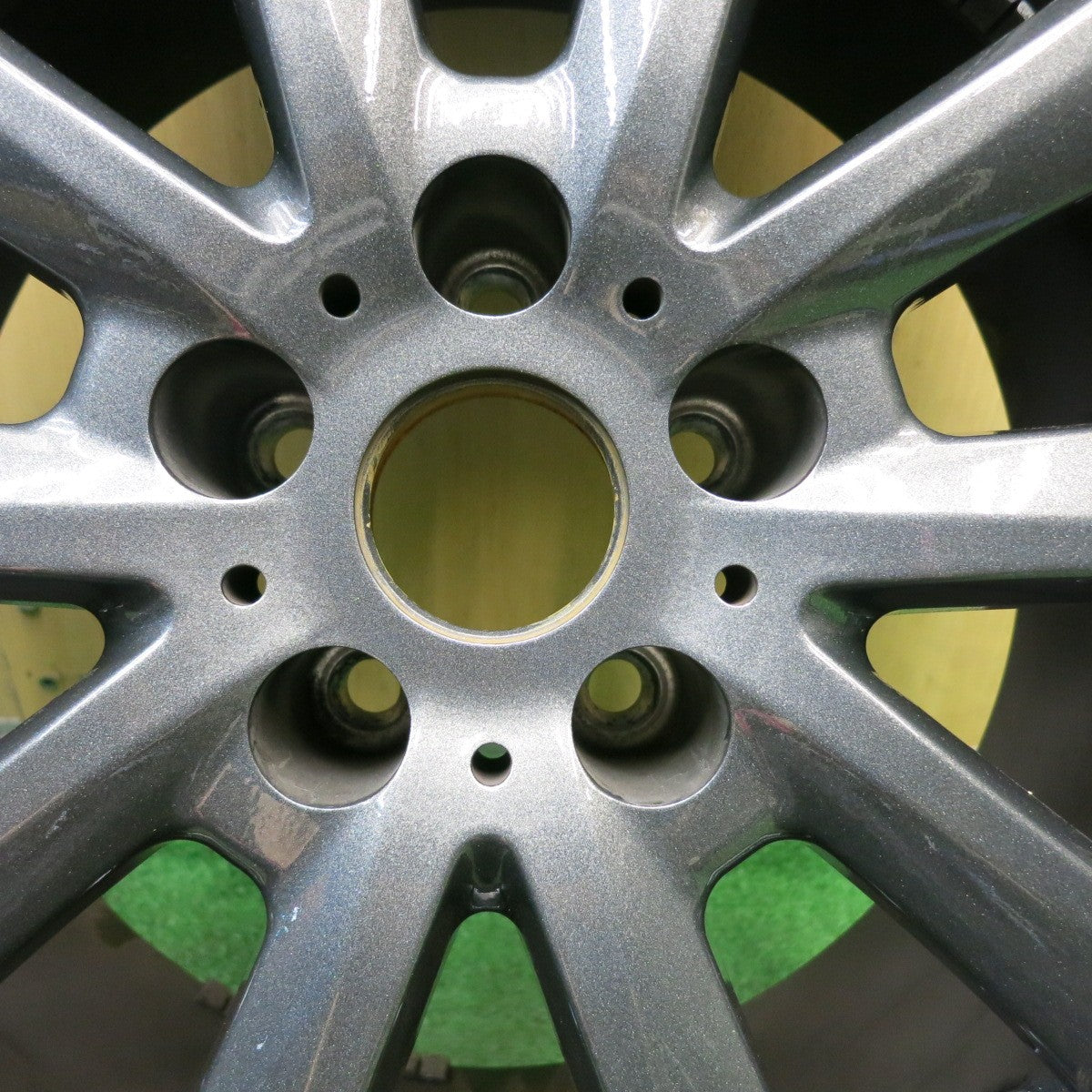 バリ溝！22年！キレイ！9.5分★アウディ 等 Team Sparco Valosa 225/50R17 スタッドレス ブリヂストン ブリザック VRX3 チームスパルコ ヴァローザ PCD112/5H★5080914HAス