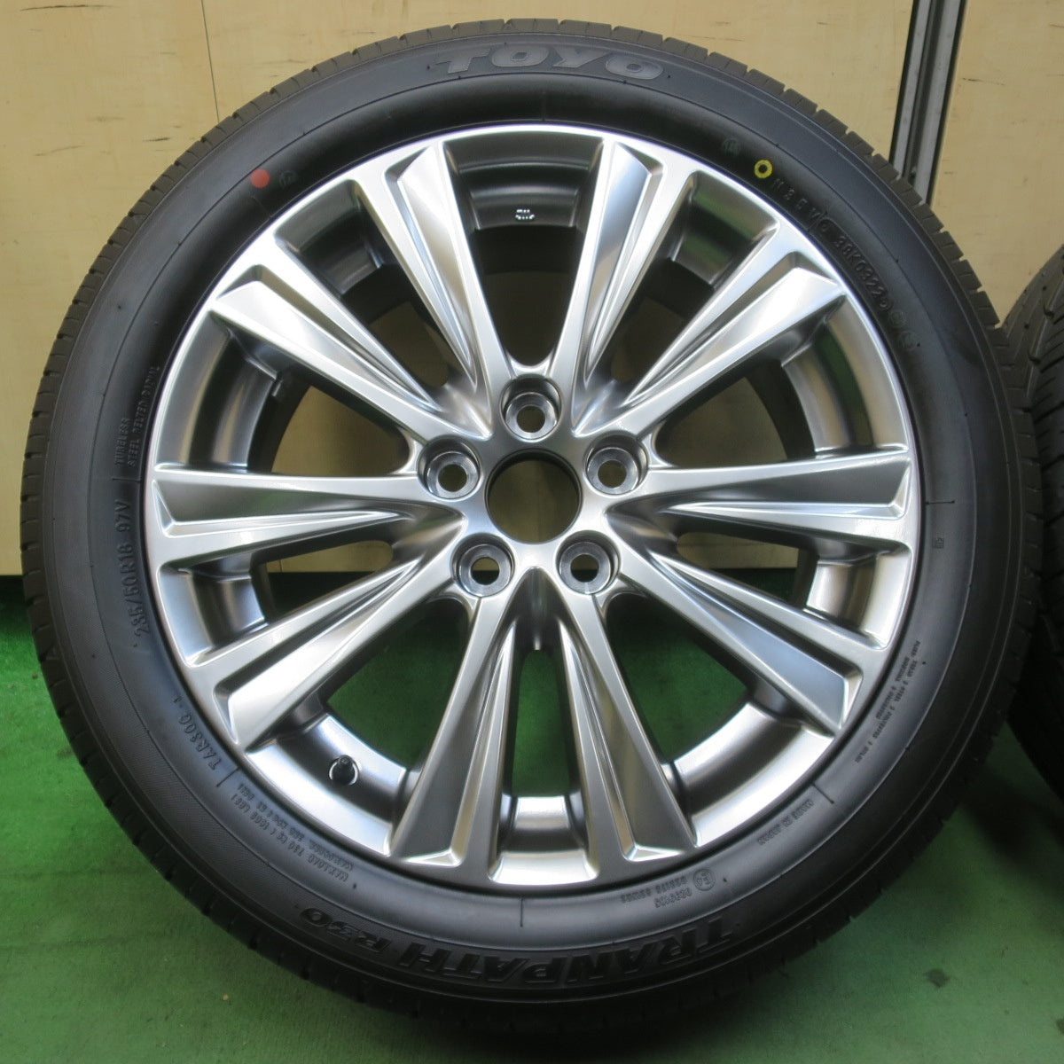 新車外し！22年★トヨタ 30系 アルファード ヴェルファイア 純正 235/50R18 トーヨー トランパス R30 18インチ PCD114.3/5H★5123001イノ