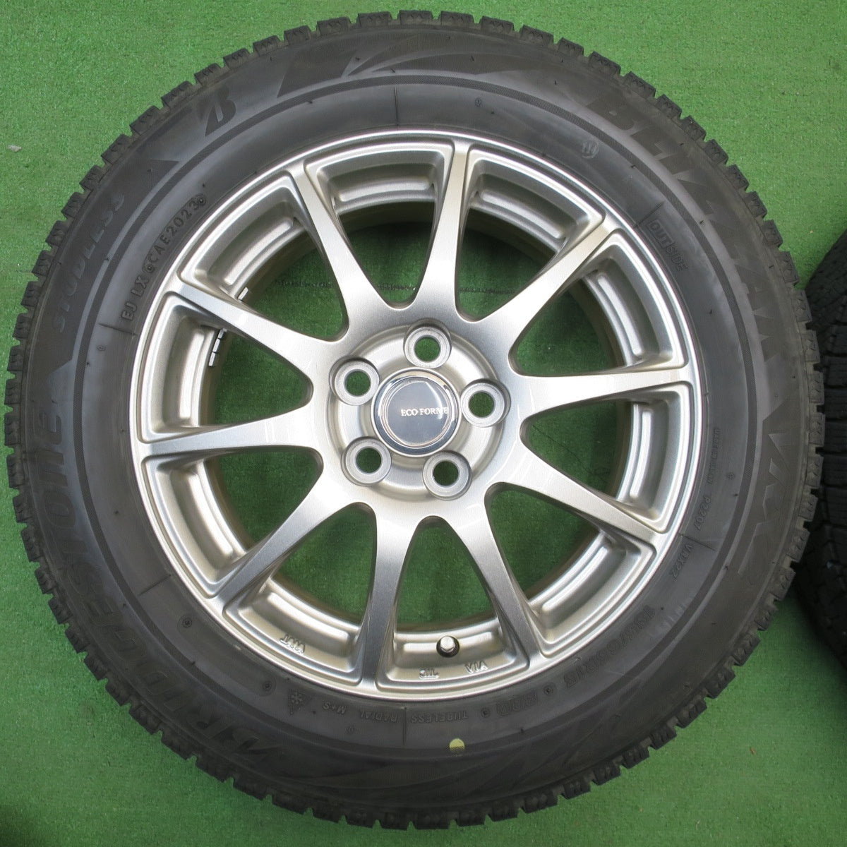 キレイ！23年★シエンタ 等 185/65R15 スタッドレス ブリヂストン ブリザック VRX2 ECO FORME エコフォルム 15インチ PCD100/5H★6022501NJス