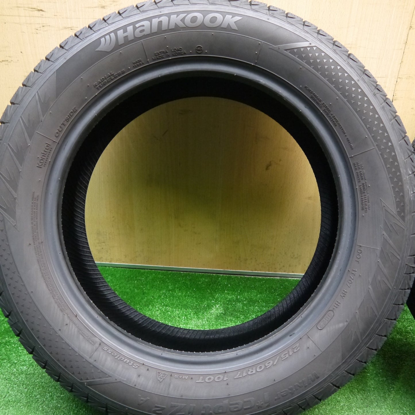 バリ溝！22年！9.5分★スタッドレス 215/60R17 ハンコック ウインターアイセプト IZ2A タイヤ 17インチ アルファード エスティマ エクストレイル 等★5121208Hスタ