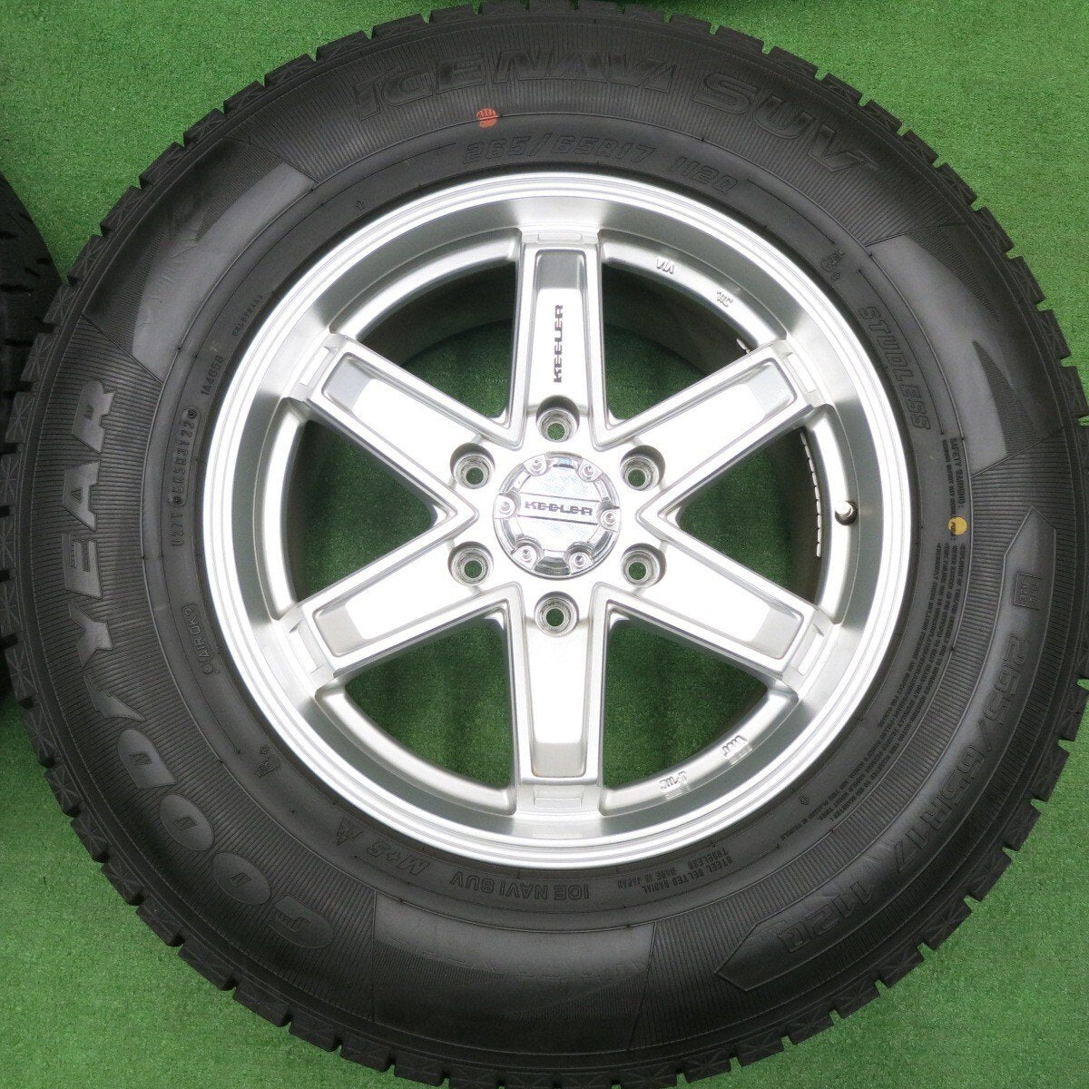 バリ溝！22年！キレイ！ほぼ10分★スタッドレス 265/65R17 グッドイヤー アイスナビ SUV KEELER キーラー 17インチ PCD139.7/6H★4111502HAス