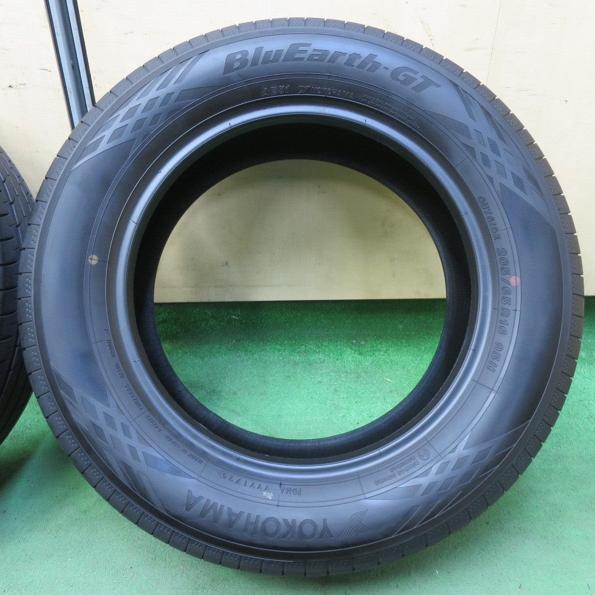 ほぼ新車外し！25年☆205/65R16 ヨコハマ BluEarth-GT AE51