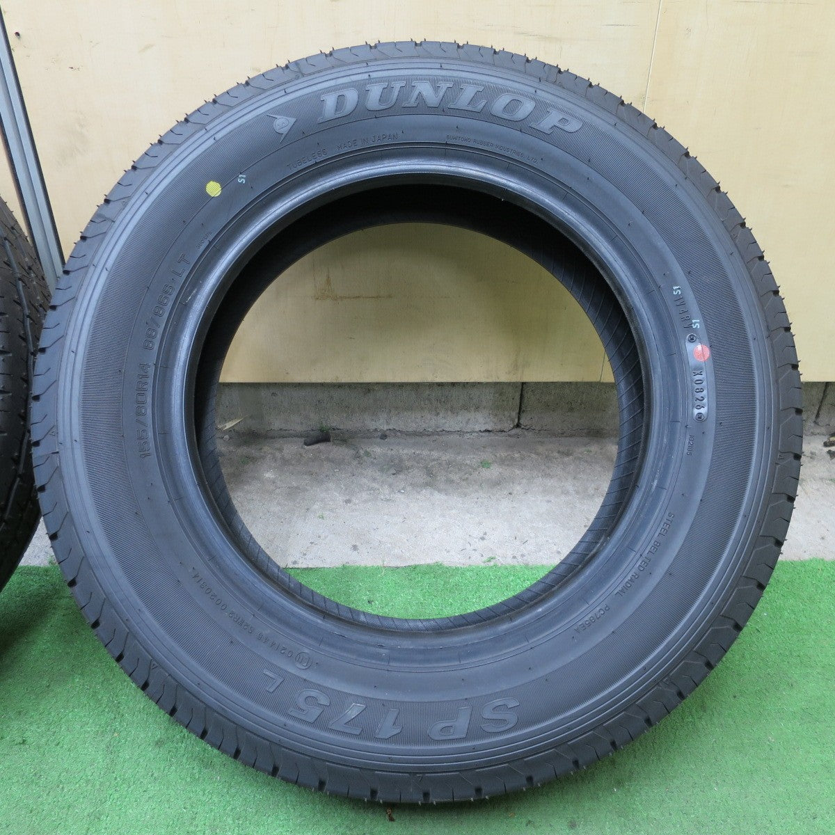 新車外し！26年★155/80R14 88/86S ダンロップ SP175L タイヤ 14インチ プロボックス サクシード 等★6032703NGノタ