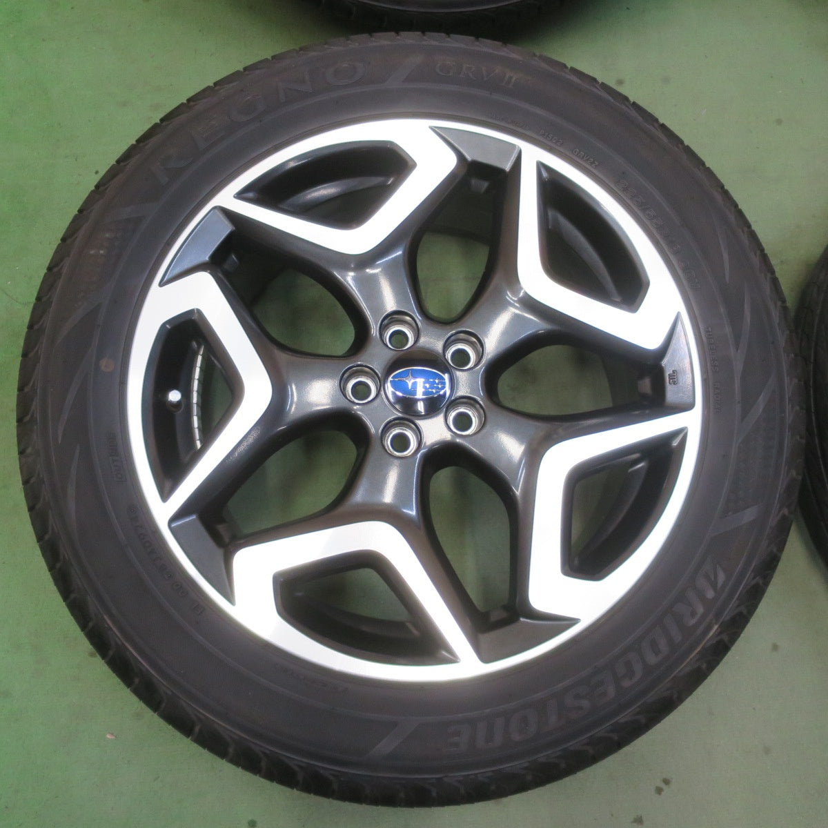 バリ溝！24年！9.5分★スバル XV 純正 225/55R18 ブリヂストン レグノ GRV2 18インチ PCD100/5H★6051815イノ