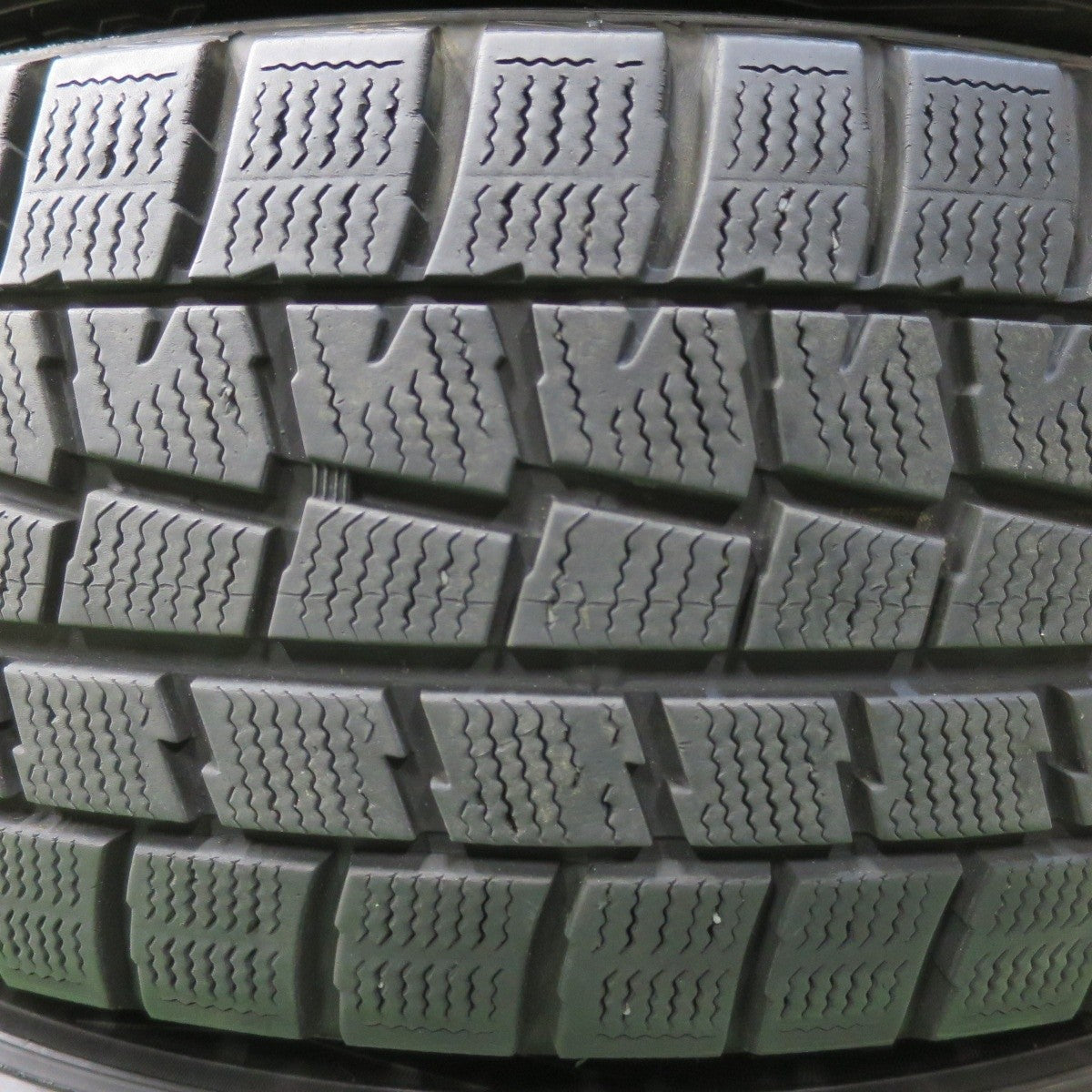 バリ溝！8.5分★Leonis AS 215/60R17 スタッドレス ダンロップ ウインターマックス WM01 レオニス PCD114.3/5H★5012208イス