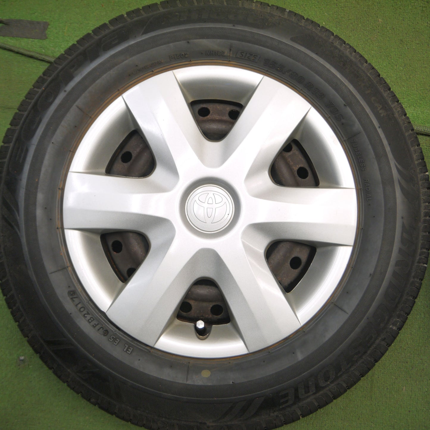 *送料無料* バリ溝！キレイ！8.5分★トヨタ パッソ 純正 スチール 155/80R13 ブリヂストン エコピア NH100C 13インチ PCD100/4H★4060506Hノ