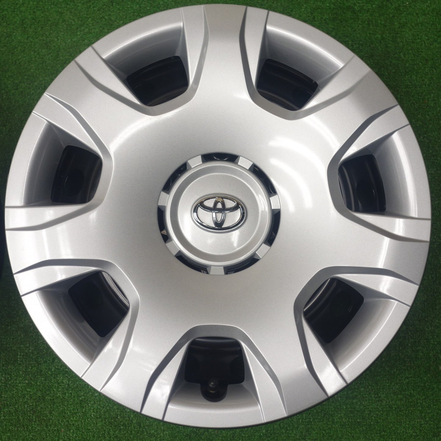 新車外し★トヨタ 200系 ハイエース 純正 スチール ホイール 15インチ 15×6J PCD139.7/6H★6021504KTホ