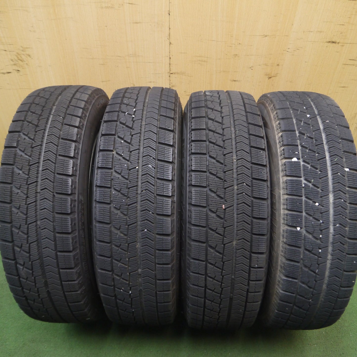 *送料無料* バリ溝！キレイ！9分★スタッドレス 175/70R14 ブリヂストン ブリザック VRX ECO FORME エコフォルム PCD100/4H★4060408Hス