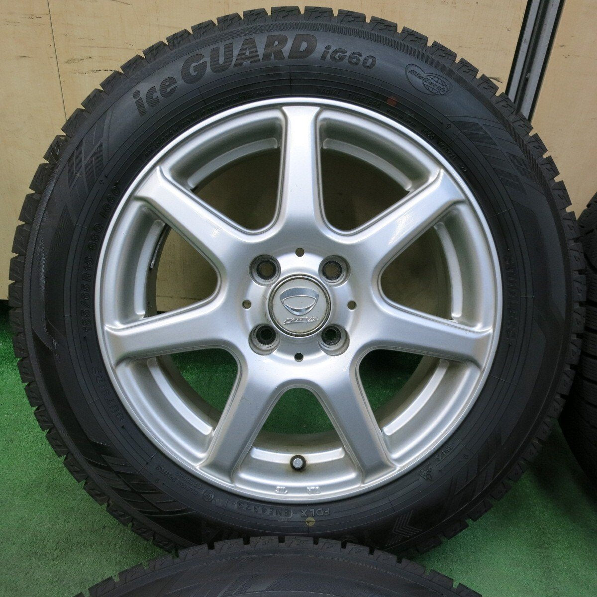 バリ溝！23年！ほぼ10分★スタッドレス 185/65R15 ヨコハマ アイスガード iG60 PRD V7 15インチ PCD100/4H★4122511SYス