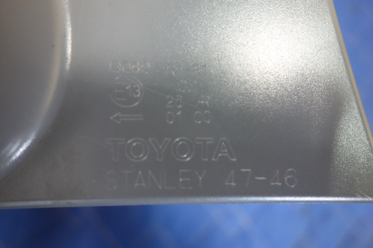 [送料無料] 左右セット☆トヨタ ZVW40 ZVW41 プリウスα 純正 テールライト LED STANLEY 47-46 テールランプ TOYOTA 現状品☆