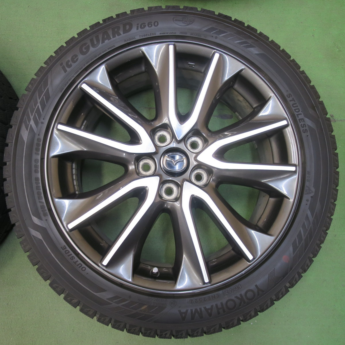 バリ溝！22年！キレイ！9分★マツダ CX-3 純正 215/50R18 スタッドレス ヨコハマ アイスガード iG60 18インチ CX3 PCD114.3/5H★5111203イス