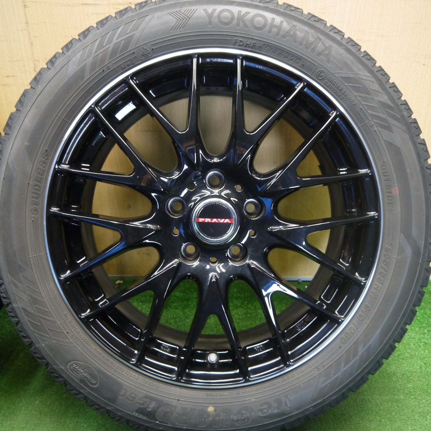 バリ溝！キレイ！8.5分★Leyseen PRAVA 9M 205/55R17 スタッドレス ヨコハマ アイスガード iG60 レイシーン プラバ 17インチ PCD114.3/5H★6050104Hス
