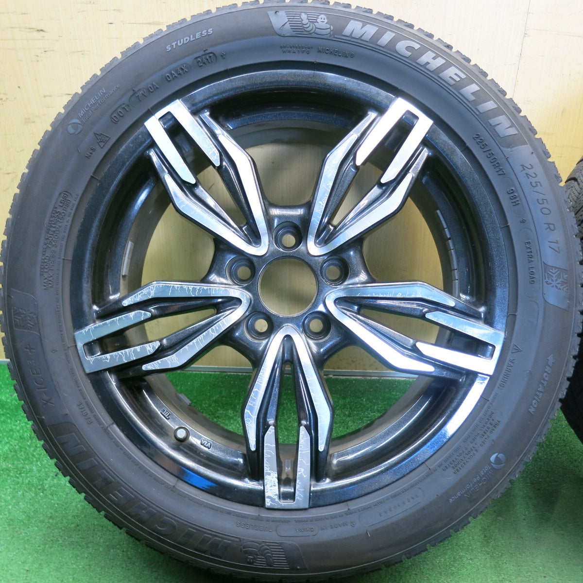 バリ溝！8.5分◎ボルボ 等 Eurobahn VTX 225/50R17 スタッドレス ミシュラン X-ICE3+ ユーロバーン 17インチ PCD108/5H◎6061402HAス