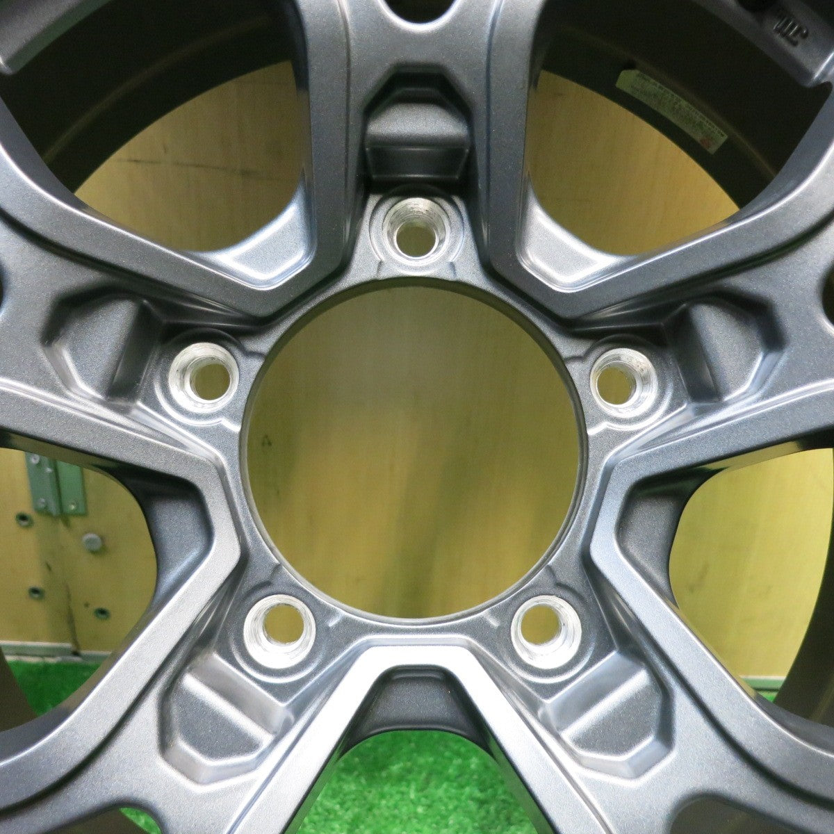 バリ溝！21年！キレイ！9分★ジムニー 等 175/80R16 スタッドレス ダンロップ ウインターマックス SJ8 SJ8+ KAZERA H301 カゼラ 16インチ PCD139.7/5H★5121311HAス