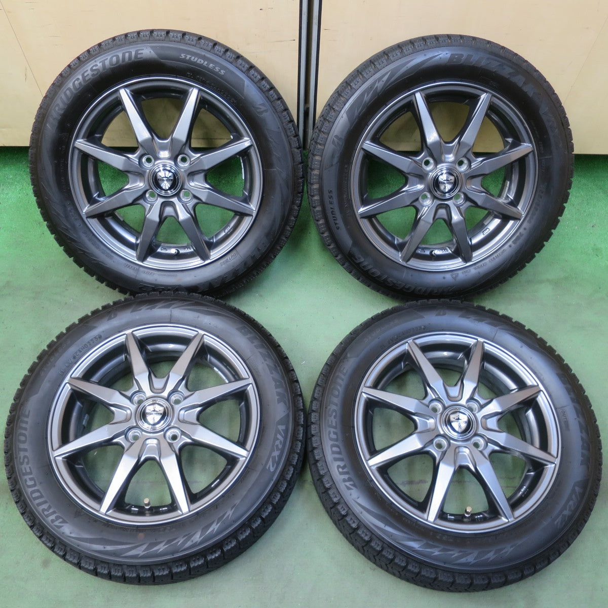 バリ溝！25年！キレイ！9.5分★スタッドレス 155/65R14 ブリヂストン ブリザック VRX2 ESTROSA EST-8S エステローザ 14インチ PCD100/4H★6053011イス
