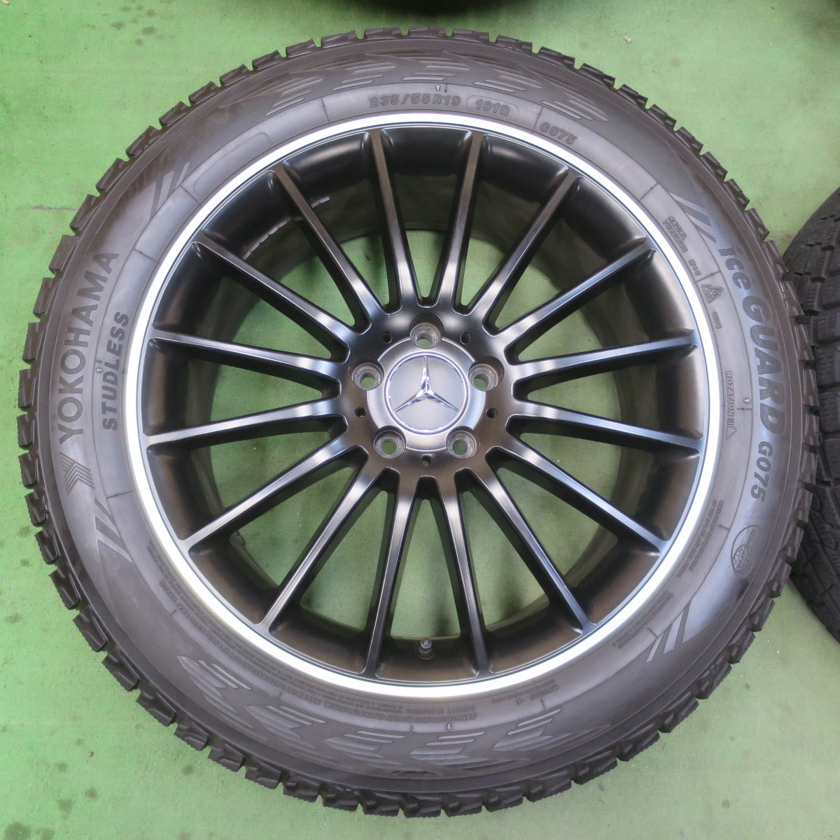 バリ溝！キレイ！9.5分★ベンツ 等 235/55R19 スタッドレス ヨコハマ アイスガード G075 WSP ITALY 社外 アルミ 19インチ PCD112/5H★6030407イス